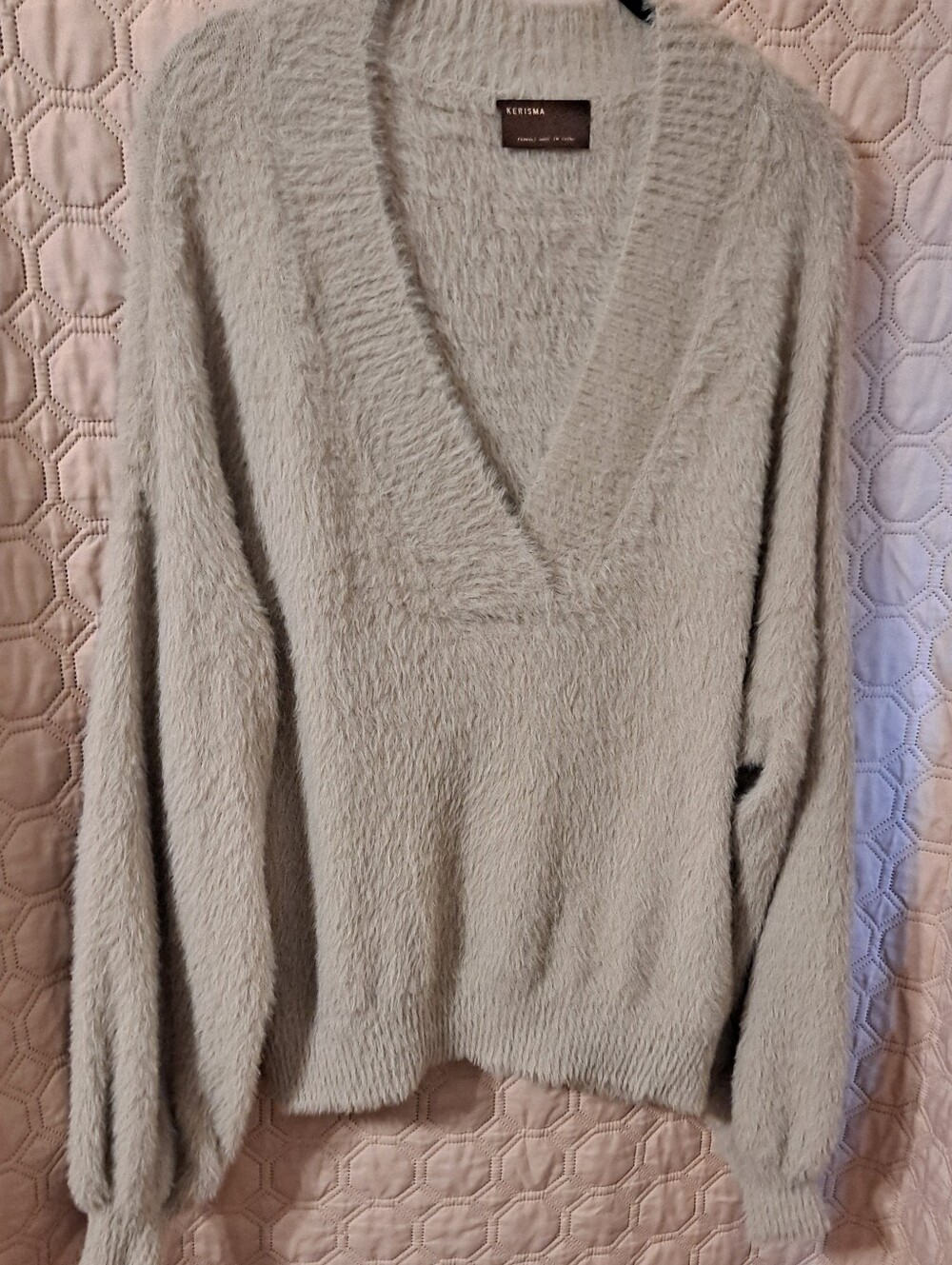 Kerisma  Fuzzy V-Neck Sweater in Light Gray Sz S/M